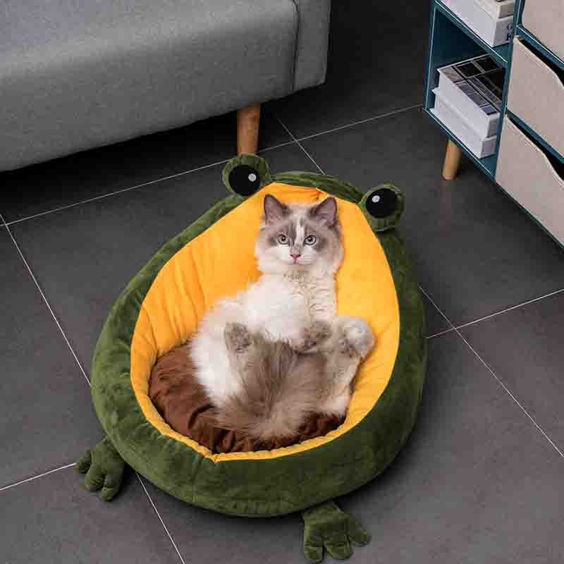 Frog nest pet bed size comparison – Medium and Large shown side by side